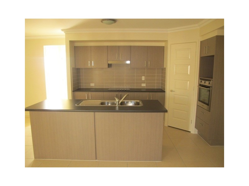 14 Dillon Avenue, Augustine Heights QLD 4300