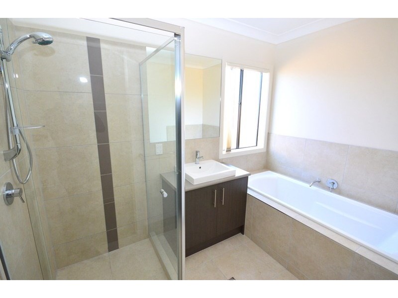 11 Poppy Crescent, Springfield Lakes QLD 4300