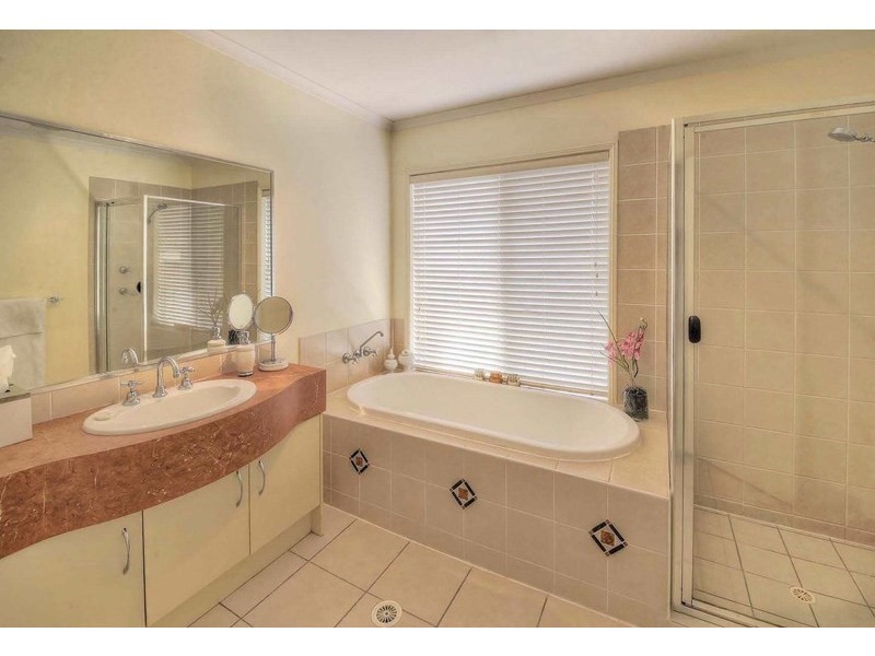 162 Lakeside Avenue, Springfield Lakes QLD 4300