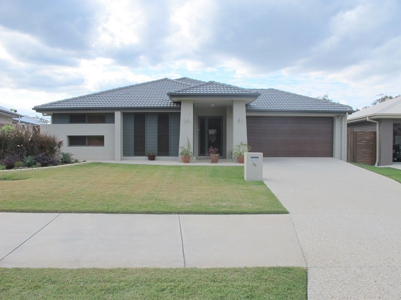33 Benezet Drive, Augustine Heights QLD 4300