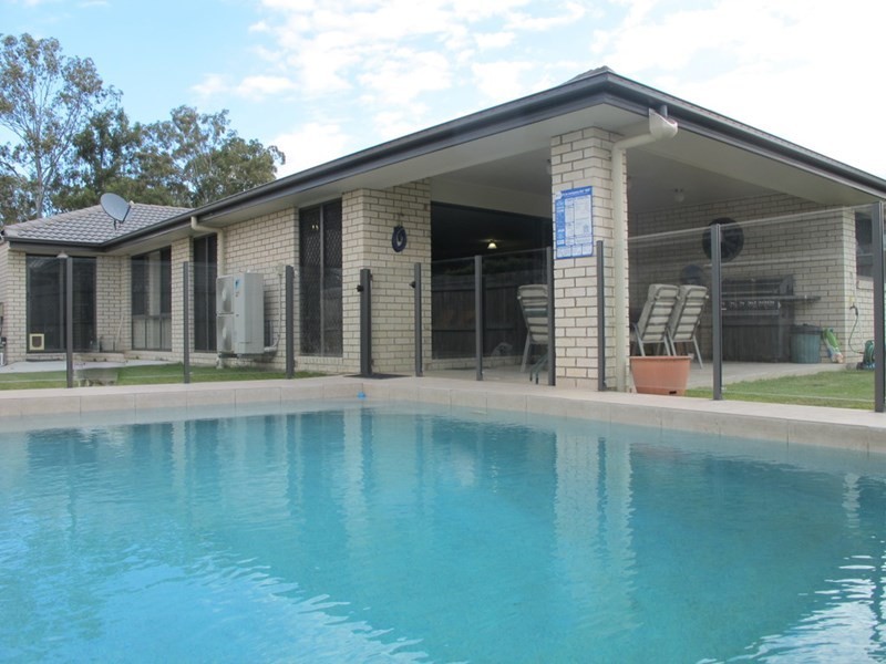 33 Benezet Drive, Augustine Heights QLD 4300