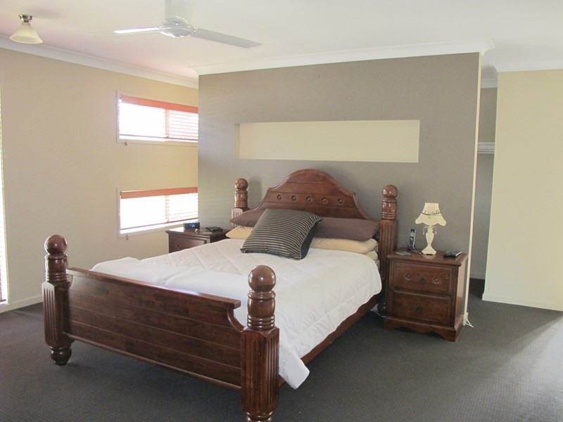 33 Benezet Drive, Augustine Heights QLD 4300