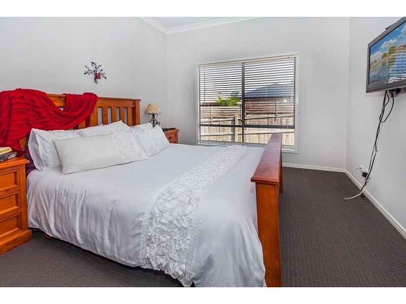 7 Hillsborough Place, Springfield Lakes QLD 4300