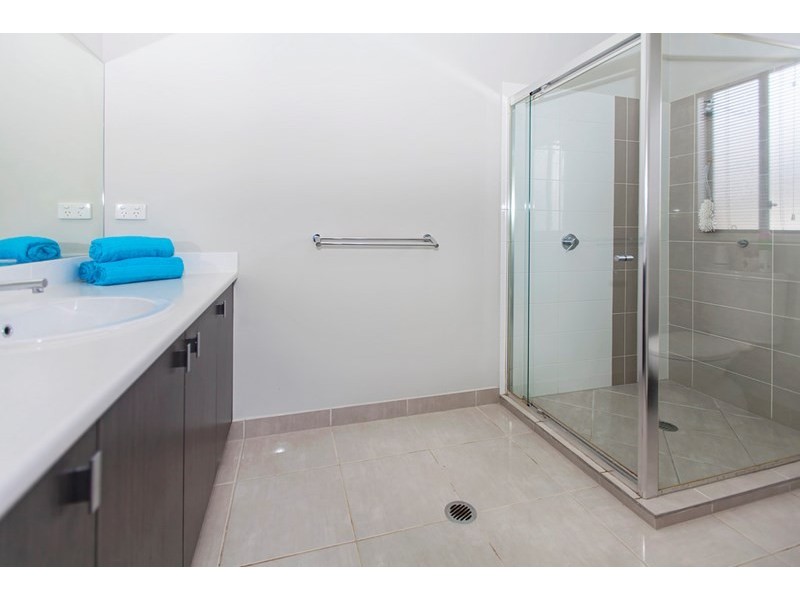 7 Hillsborough Place, Springfield Lakes QLD 4300
