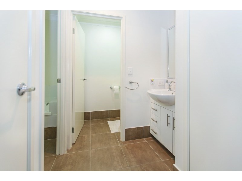 12 Kinglake Avenue, Springfield Lakes QLD 4300