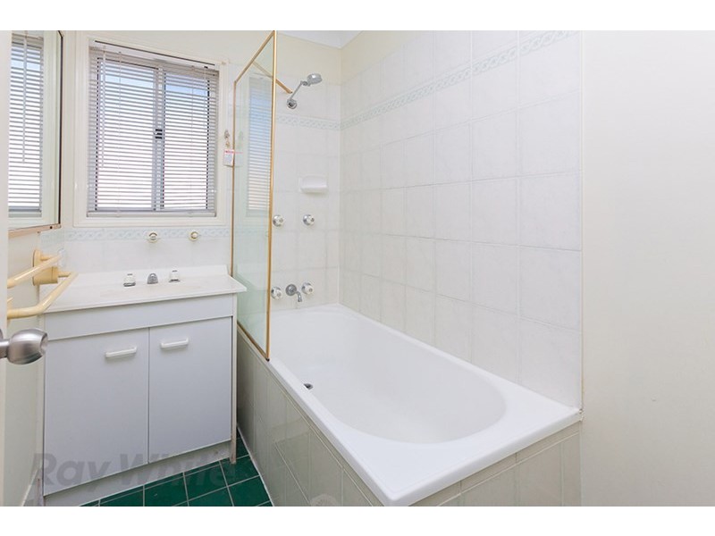 2 Karnak Court, Camira QLD 4300