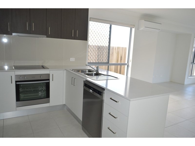 1/2 Agarwood Way, Springfield Lakes QLD 4300