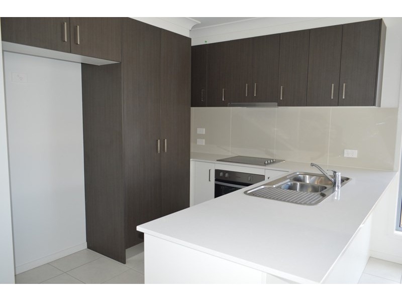 1/2 Agarwood Way, Springfield Lakes QLD 4300