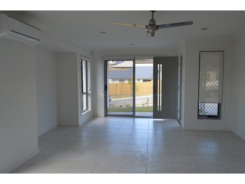 1/2 Agarwood Way, Springfield Lakes QLD 4300