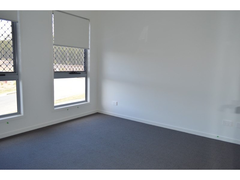 1/2 Agarwood Way, Springfield Lakes QLD 4300