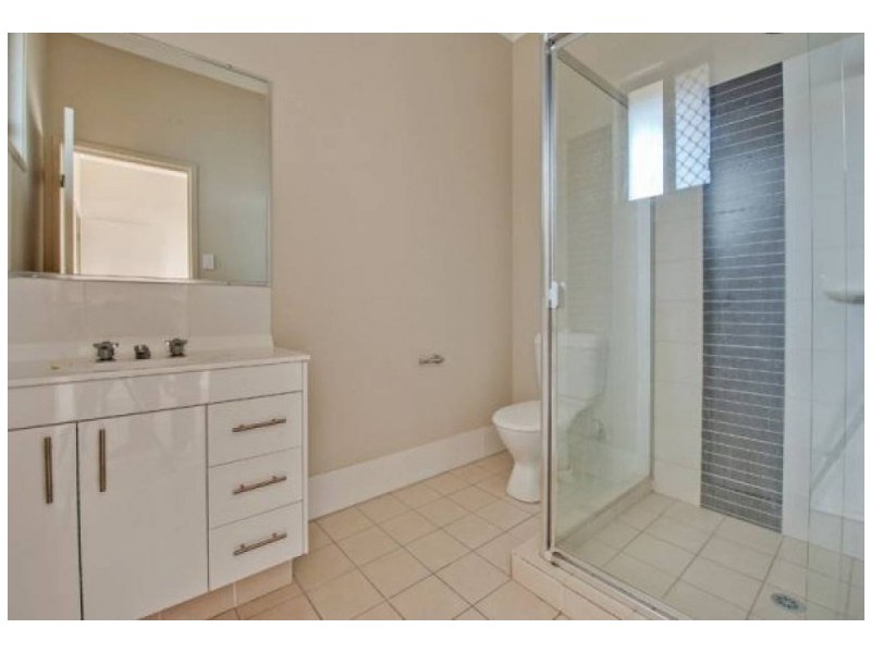 4 Treeview Lane, Springfield Lakes QLD 4300