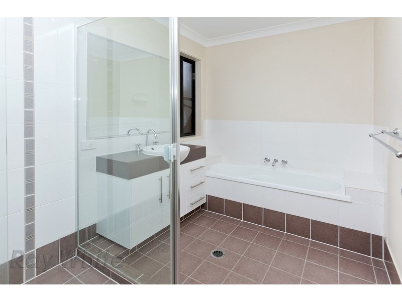 6 Cottonwood Crescent, Springfield Lakes QLD 4300