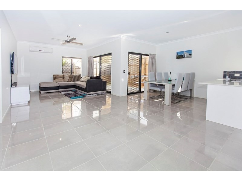 12 McGregor Place, Springfield Lakes QLD 4300