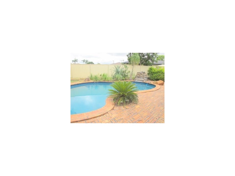 5 Cone Court, Camira QLD 4300