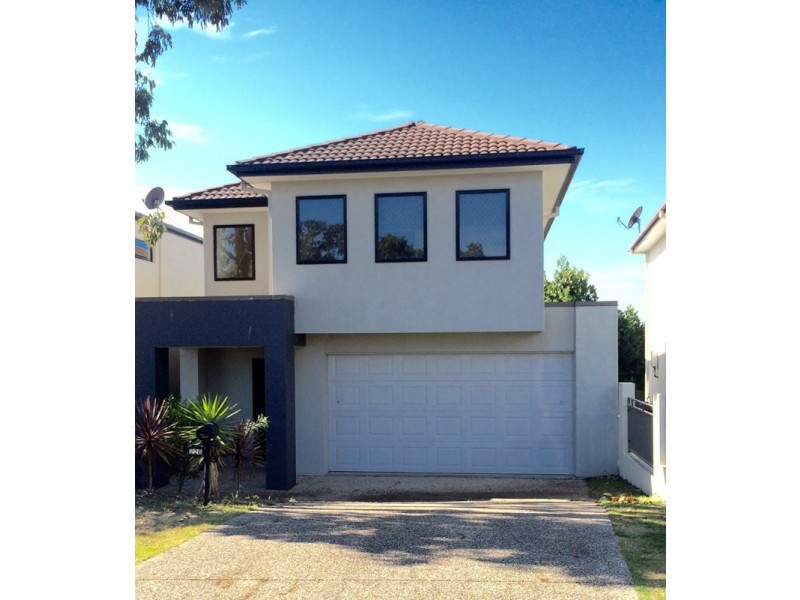 226 Lakeside Avenue, Springfield Lakes QLD 4300