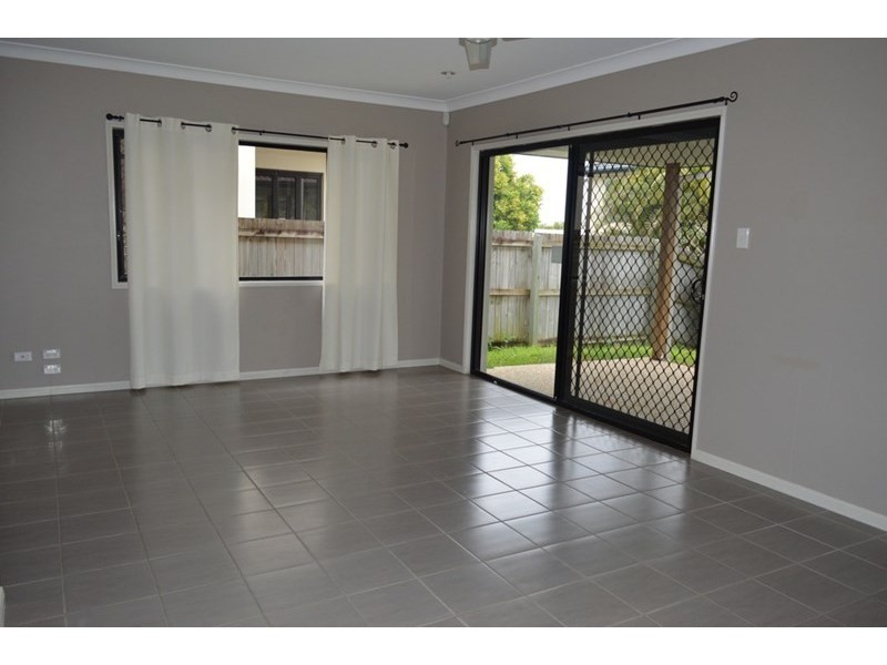 226 Lakeside Avenue, Springfield Lakes QLD 4300