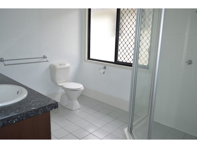 226 Lakeside Avenue, Springfield Lakes QLD 4300