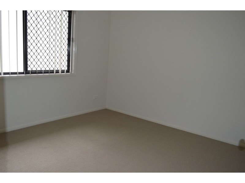 226 Lakeside Avenue, Springfield Lakes QLD 4300