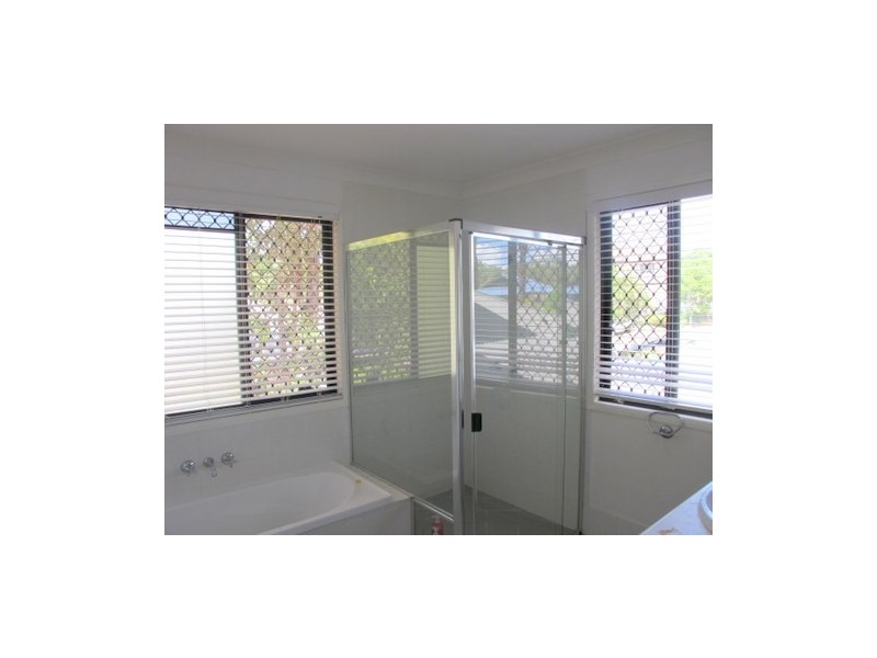 18 Oakview Circuit, Brookwater QLD 4300