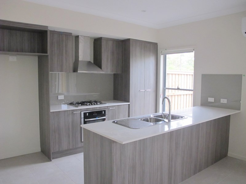 Unit 3,   4 Tea Trees Avenue, Springfield Lakes QLD 4300
