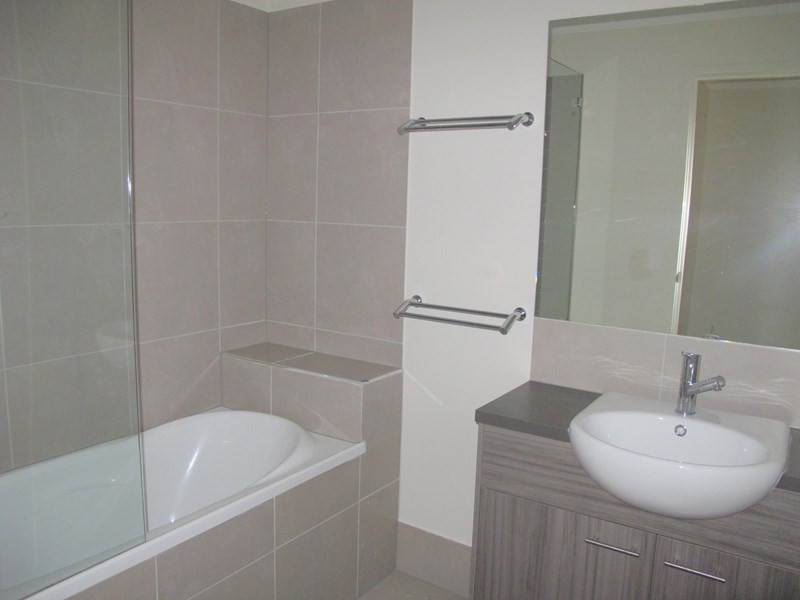 Unit 3,   4 Tea Trees Avenue, Springfield Lakes QLD 4300