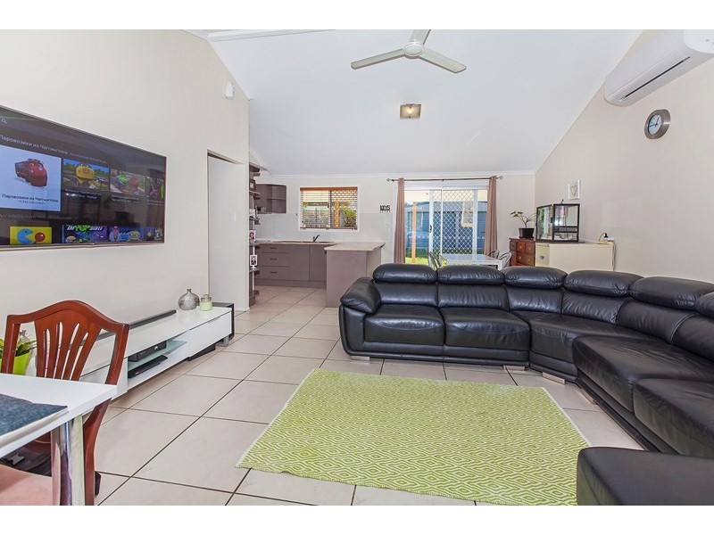 24 Phyllis Street, Eastern Heights QLD 4305