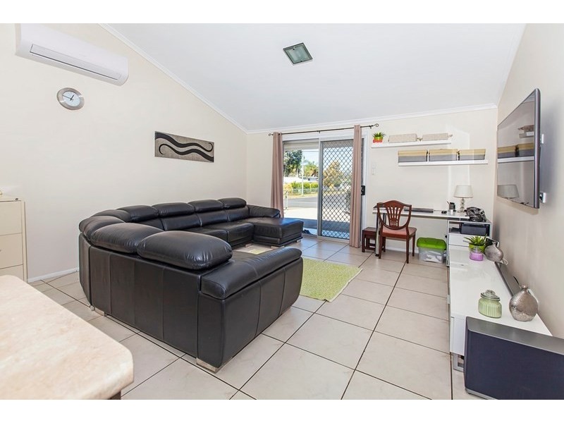 24 Phyllis Street, Eastern Heights QLD 4305