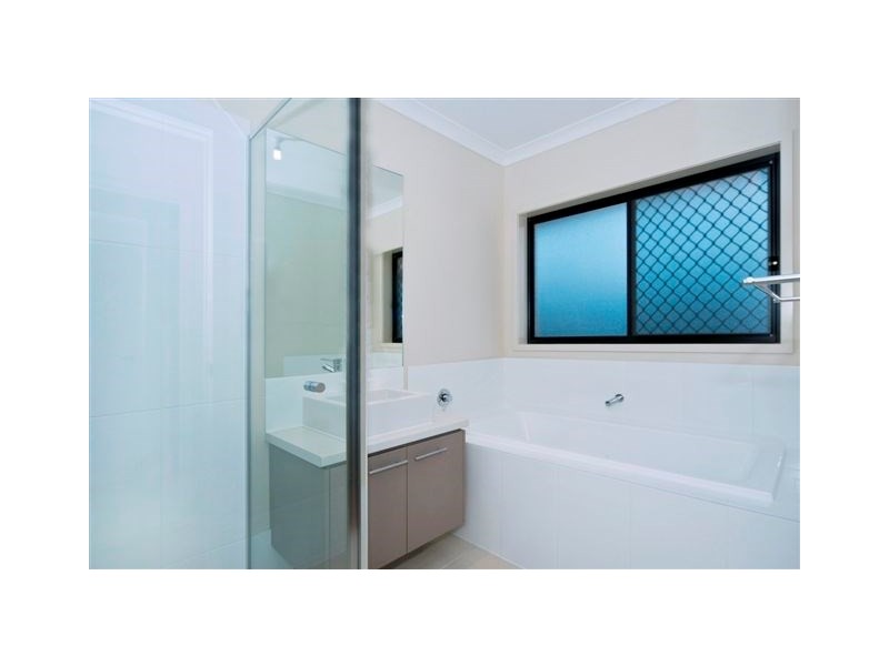 16 Morialta Street, Springfield Lakes QLD 4300