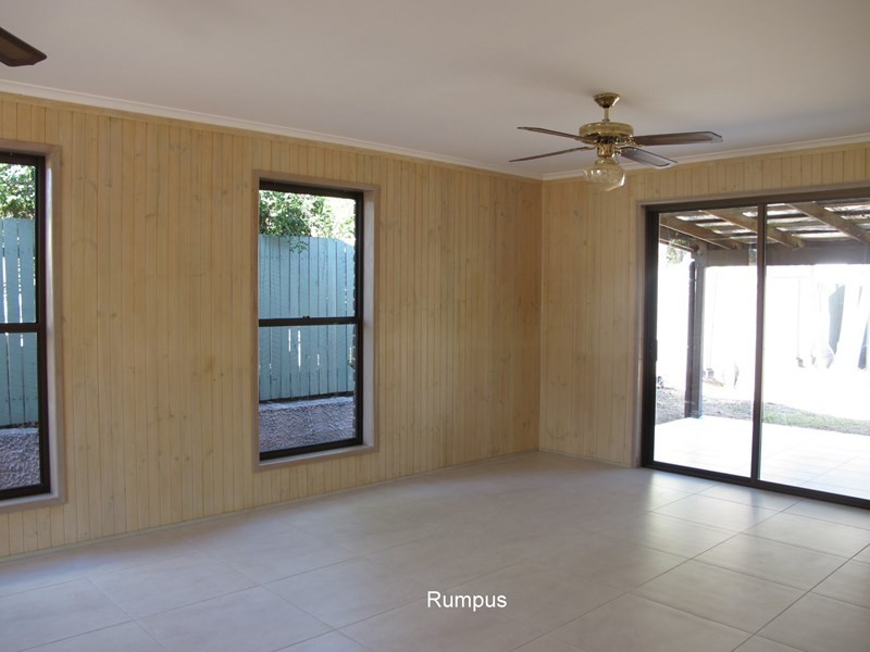 11 Wilson Drive, Camira QLD 4300