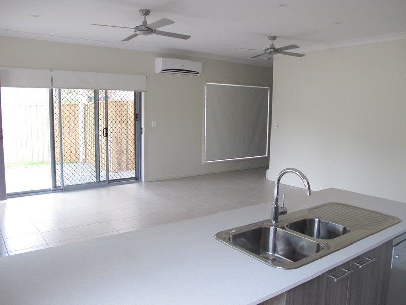 Unit 3, 4 Tea Trees Avenue, Springfield Lakes QLD 4300