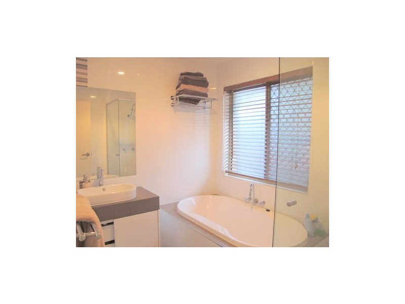 15 Scenic Crescent, Springfield QLD 4300