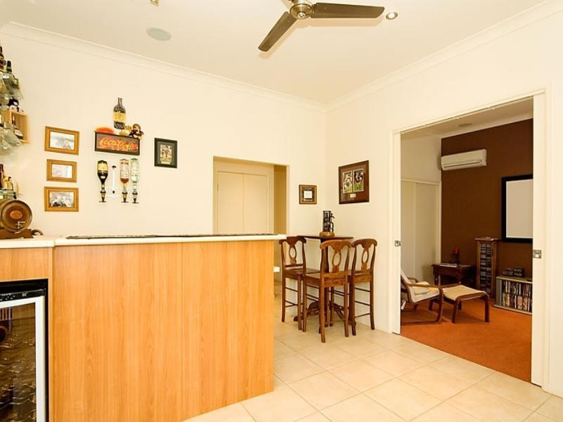 33 Highlands Terrace, Springfield Lakes QLD 4300