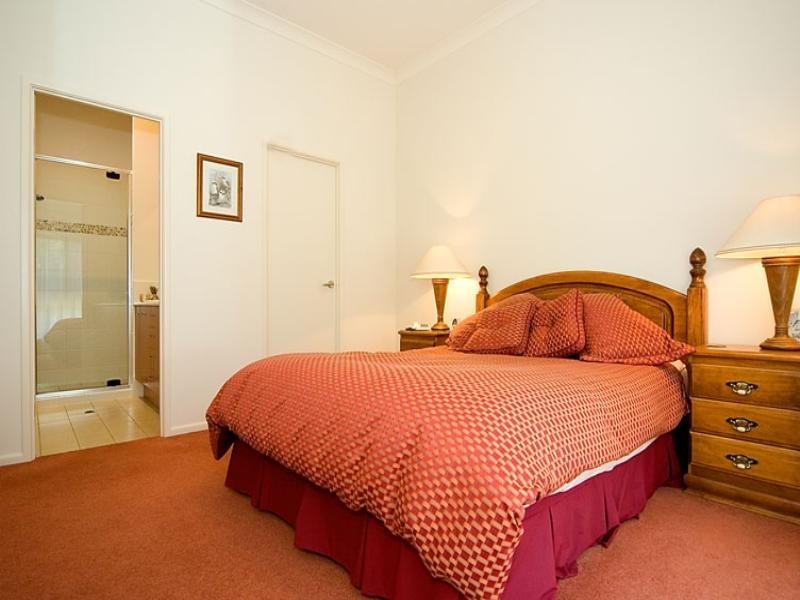 33 Highlands Terrace, Springfield Lakes QLD 4300