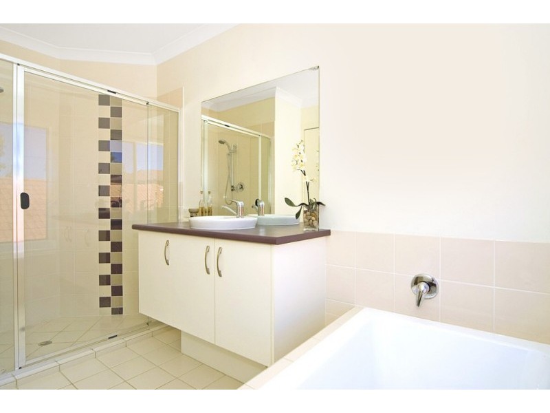 9 Jupiter Street, Springfield Lakes QLD 4300