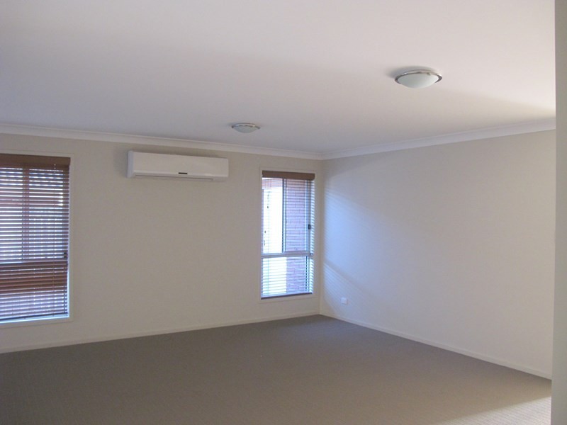 59 Valentine Circuit, Augustine Heights QLD 4300