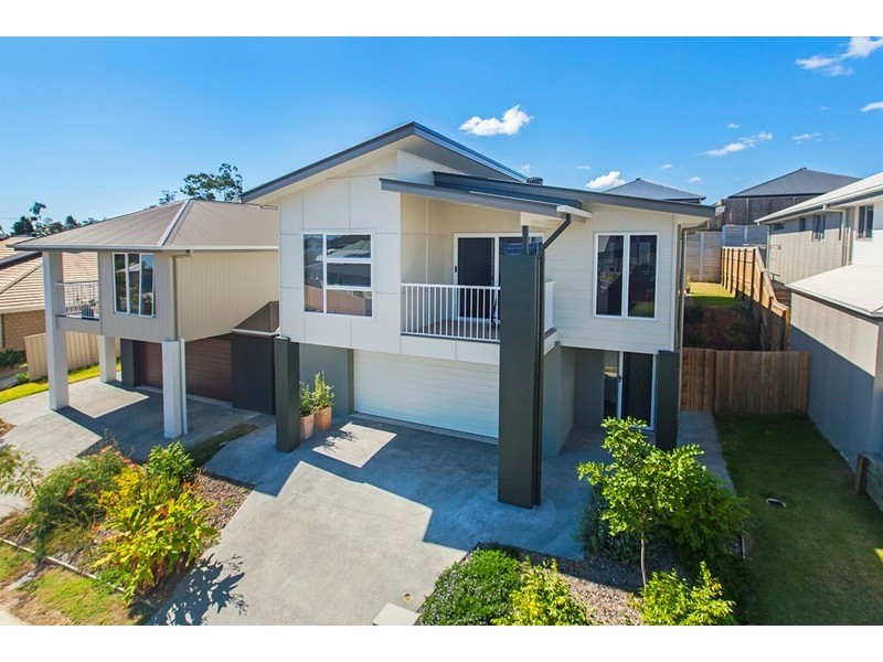 18 Oakmoss Drive, Springfield Lakes QLD 4300