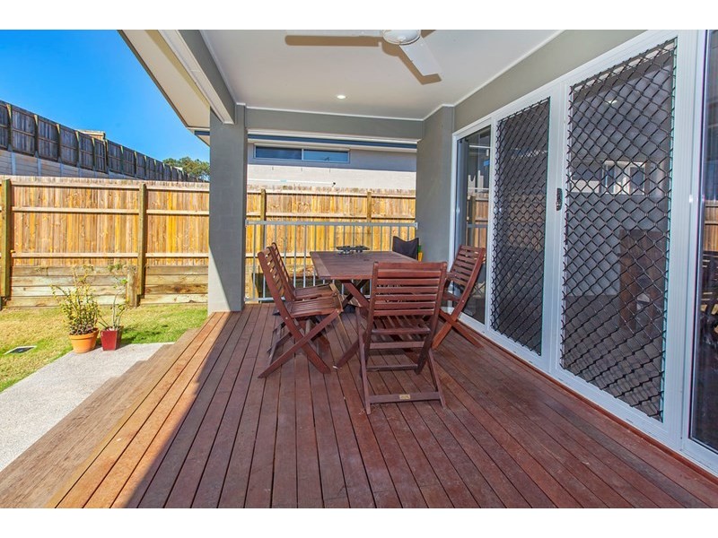18 Oakmoss Drive, Springfield Lakes QLD 4300
