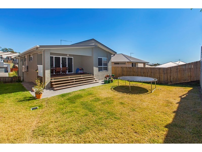 18 Oakmoss Drive, Springfield Lakes QLD 4300