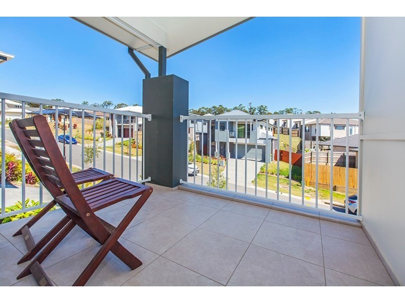 18 Oakmoss Drive, Springfield Lakes QLD 4300