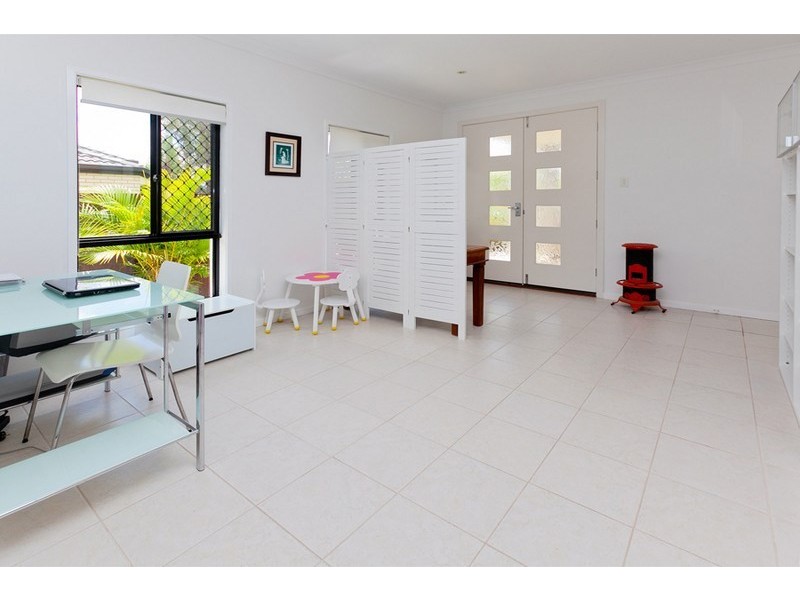 6 Fort Close, Springfield Lakes QLD 4300