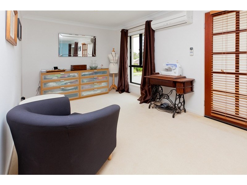 6 Fort Close, Springfield Lakes QLD 4300