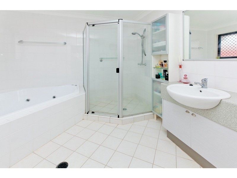 6 Fort Close, Springfield Lakes QLD 4300