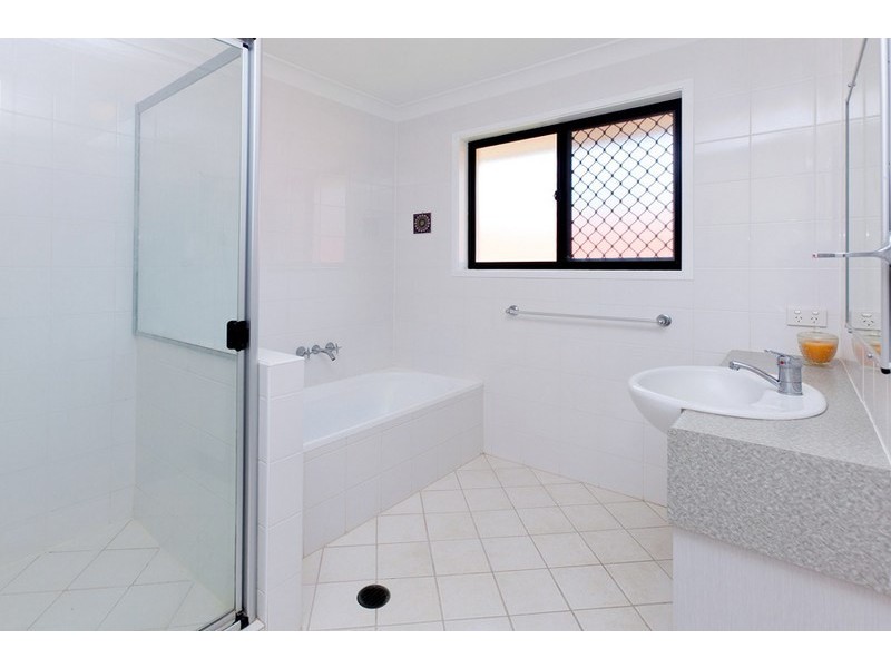 6 Fort Close, Springfield Lakes QLD 4300