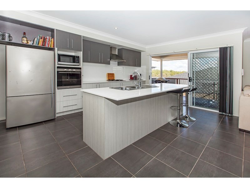 27 Laguna Crescent, Springfield Lakes QLD 4300