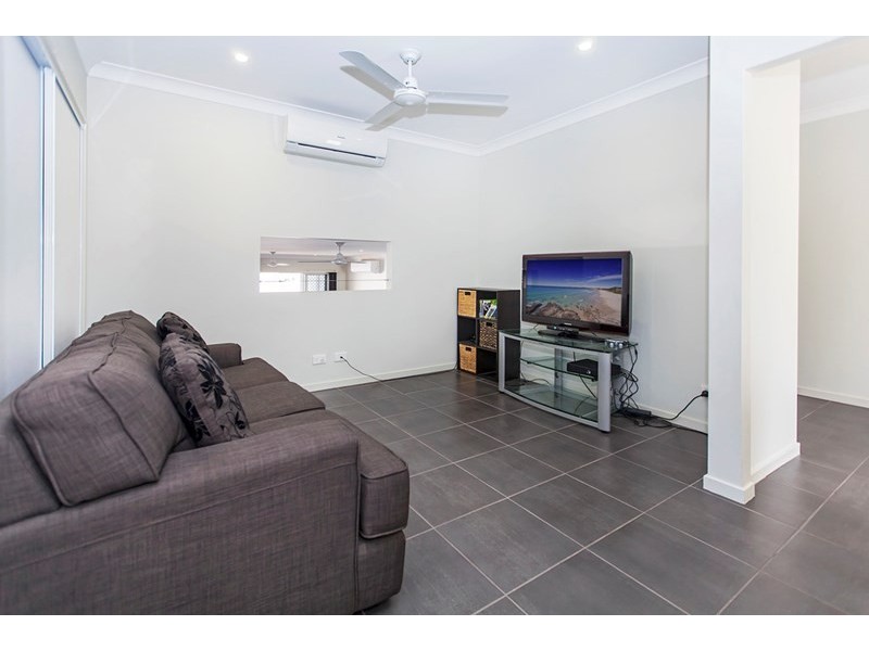 27 Laguna Crescent, Springfield Lakes QLD 4300