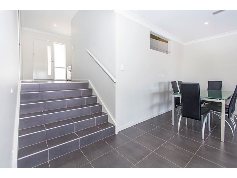 27 Laguna Crescent, Springfield Lakes QLD 4300