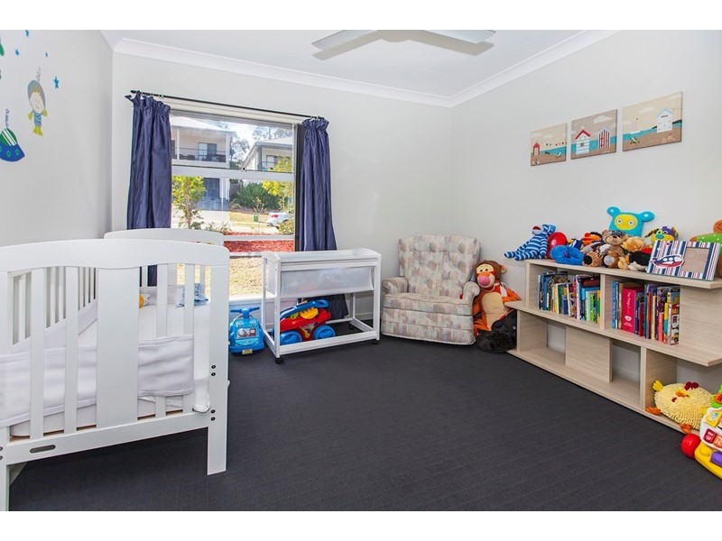 27 Laguna Crescent, Springfield Lakes QLD 4300