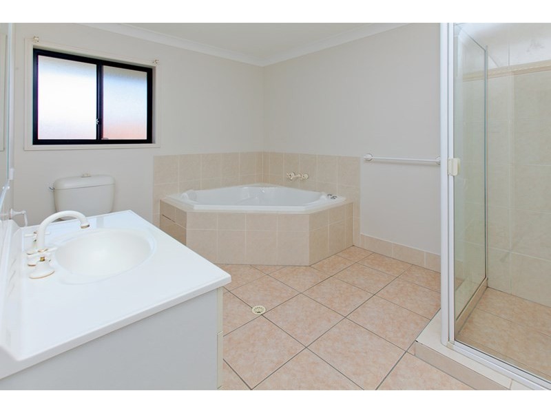 101 Lakeside Avenue, Springfield Lakes QLD 4300