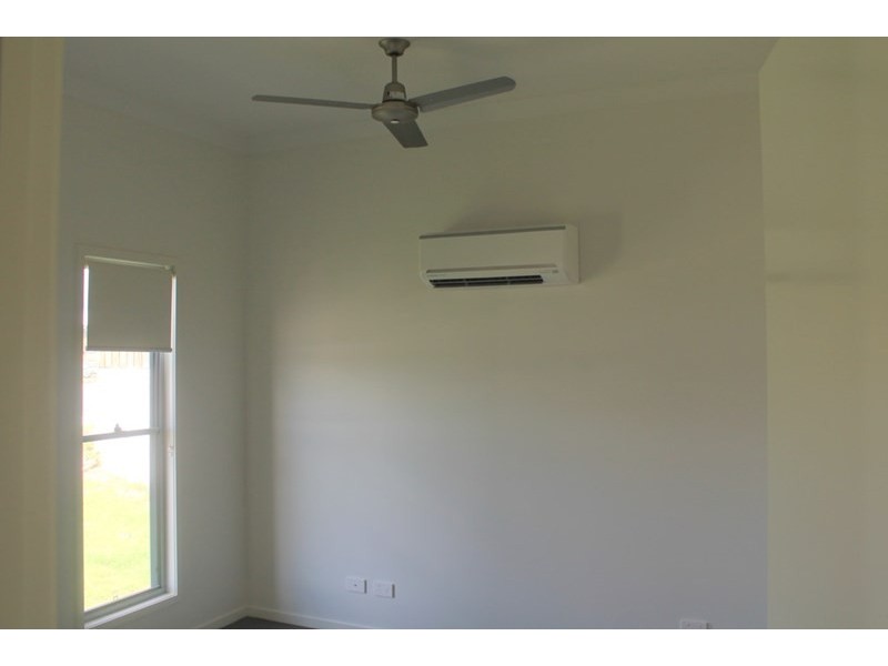 6 Lindwall Court, Springfield Lakes QLD 4300