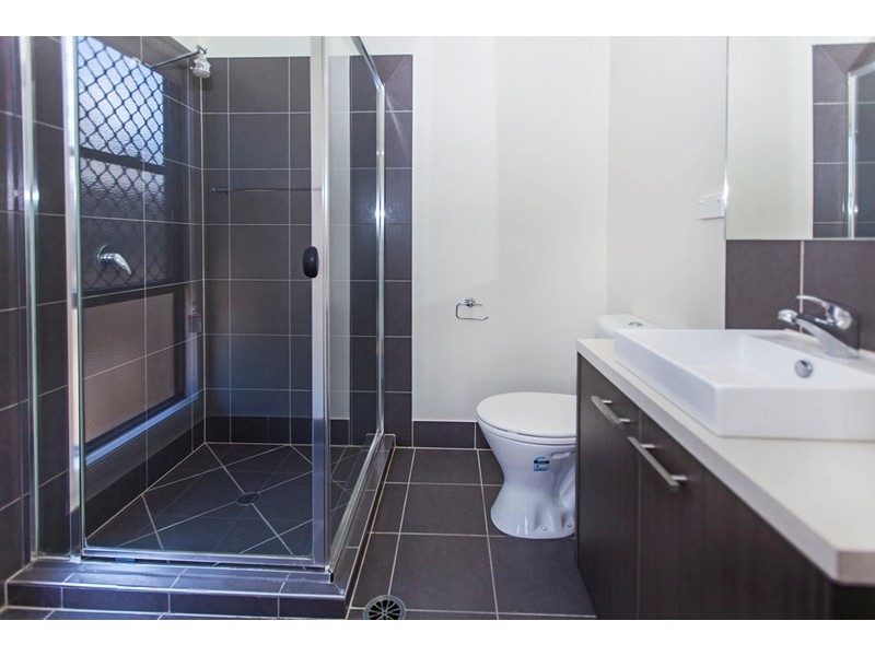 7 Park Edge Drive, Springfield Lakes QLD 4300